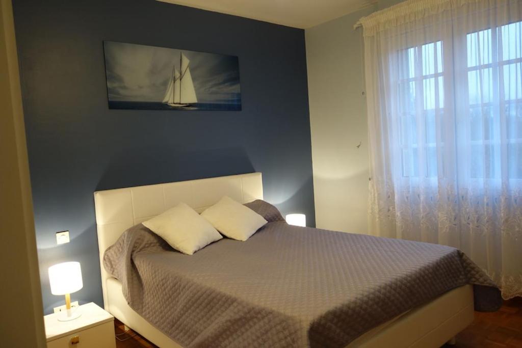 Spacieuse Maison Typique Pour 10 Personnes Vue Mer Plage A 10 Minutes A Pied- Ideale Pour Des Vacances Ou Un Weekend En Famille Ou Entre Amis Étables Exterior foto